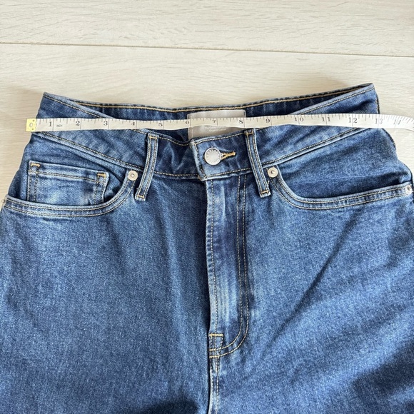 Everlane Curvy Cheeky Jeans - Butt Lifting Flattering for the Curvy Ladies - Picture 8 of 11